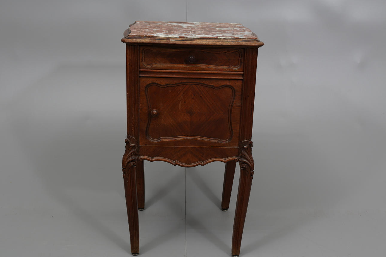 SKÅP MED LÅDA OCH STENSKIVA, skåpets insida klädd med marmor, 1900-tal.