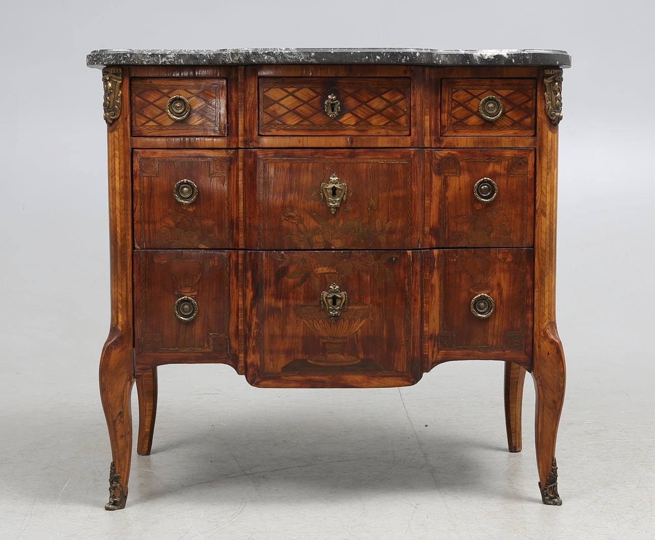 BYRÅ, transition, Frankrike, 1700-talets andra hälft, signerad J B Roussel.