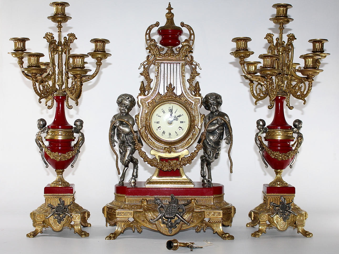 BORDSUR samt KANDELABRAR, 1 par 1800-tal, Italien.