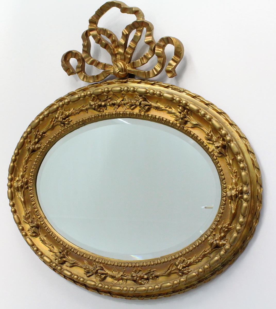 SPEGEL, oval, Gustaviansk 1800-tal.