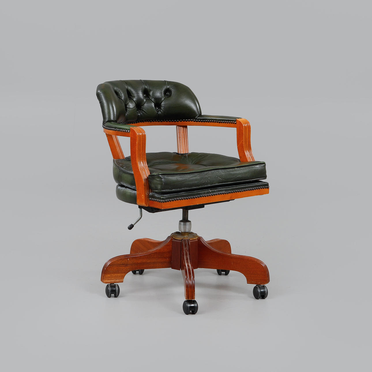 SKRIVBORDSSTOL. Engelsk stil.