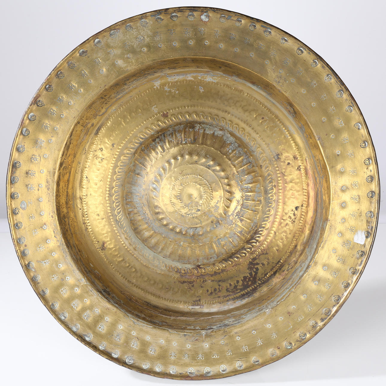 19TH CENTURY BRASS "NUREMBERG" ALMS DISH.