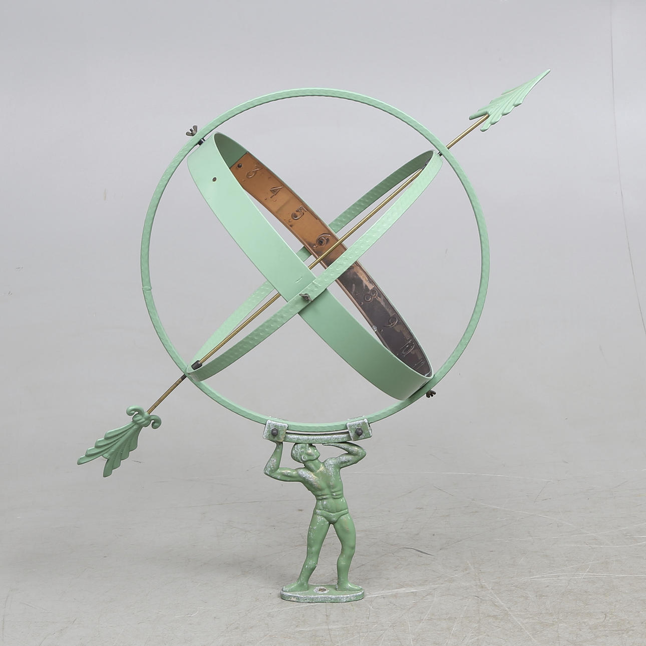 SOLUR, målad metall, 1900-tal.