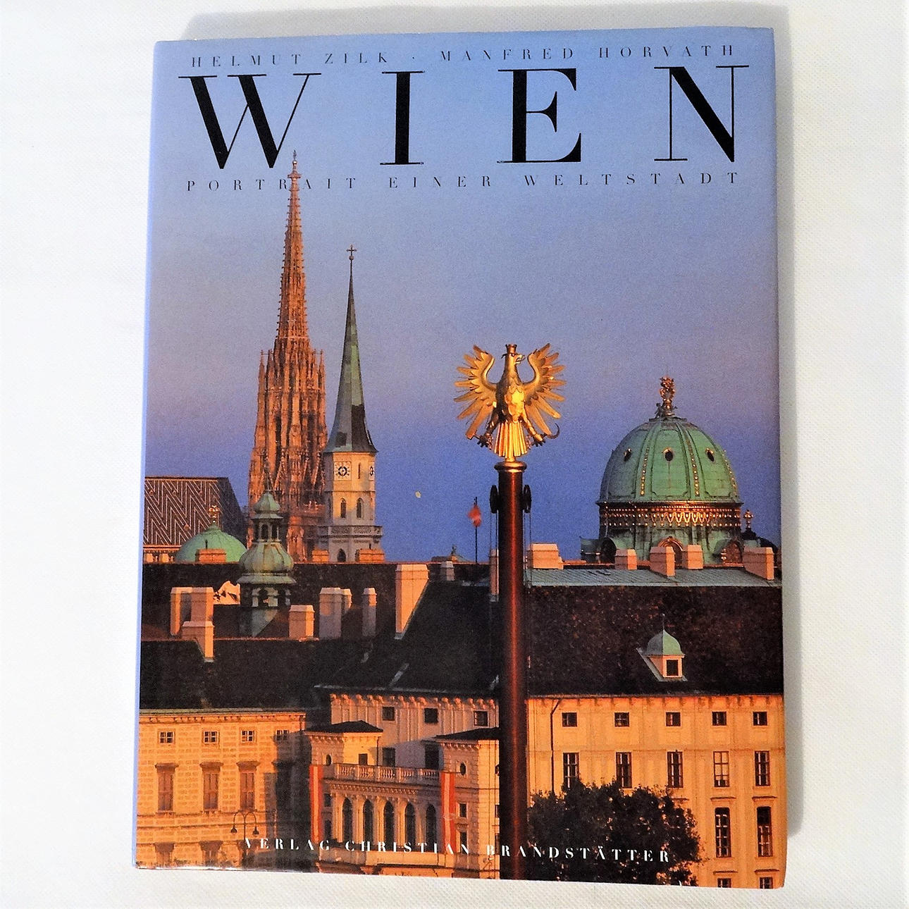 WIEN, PORTRÆT AF EN VERDENSBY, 1998.