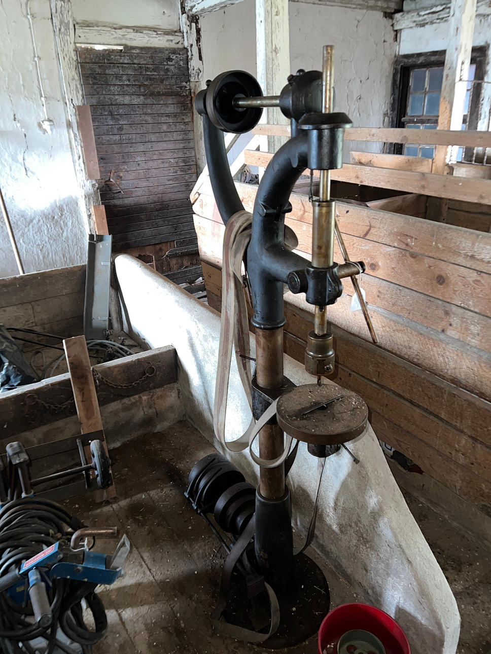 SÄULENBOHRMASCHINE, älteres Modell.