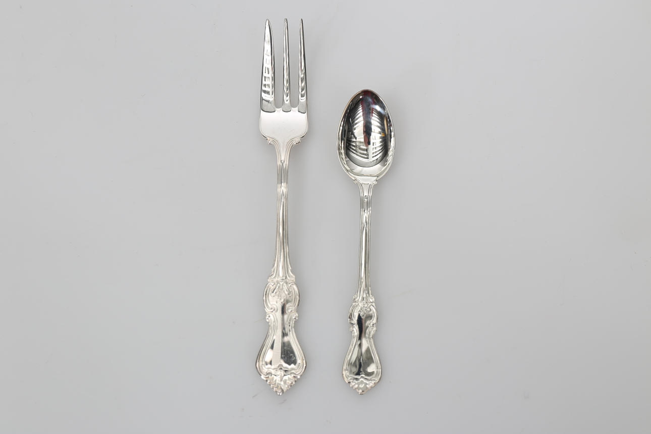 KAFFESKEDAR OCH BAKELSEGAFFLAR, silver, 24 delar, "Olga", GAB, 500,4 gram.