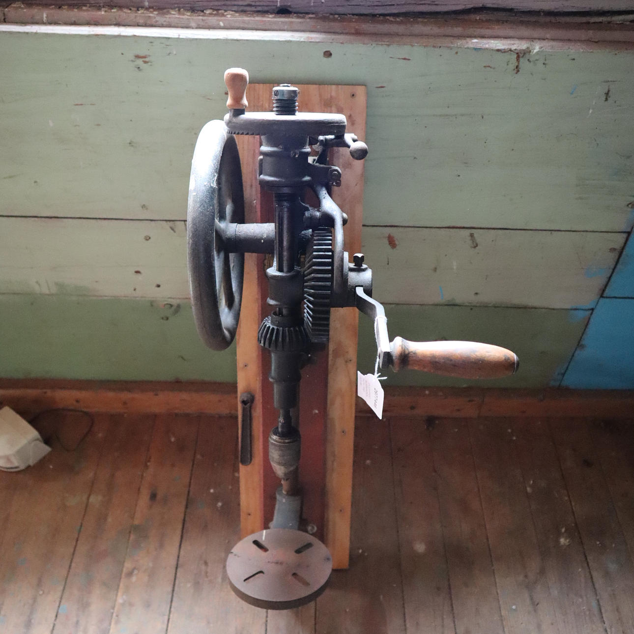 WALL-HANGED DRILL MACHINE, Bacho, early 20th century.