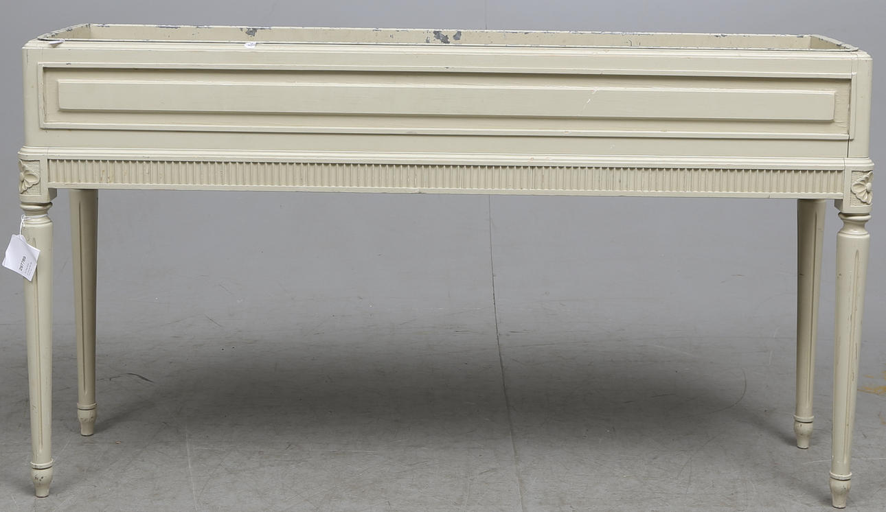 BLOMLÅDA, gustaviansk stil, 1900-tal.