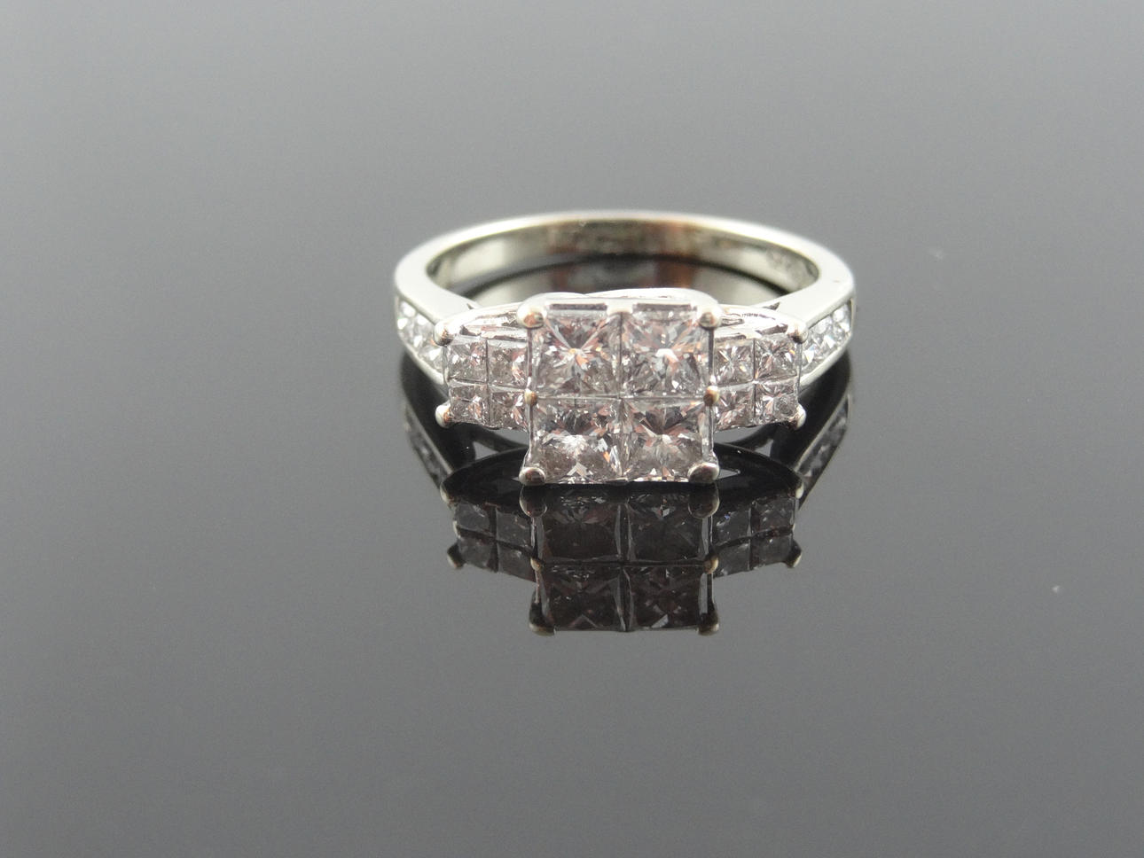 GRAND PRINCESS diamantring 1,25cts 14k guld.