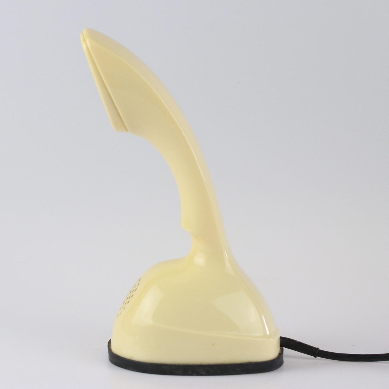 TELEFON "Cobra", gul beige, LM Ericsson, 1956 til 1982.