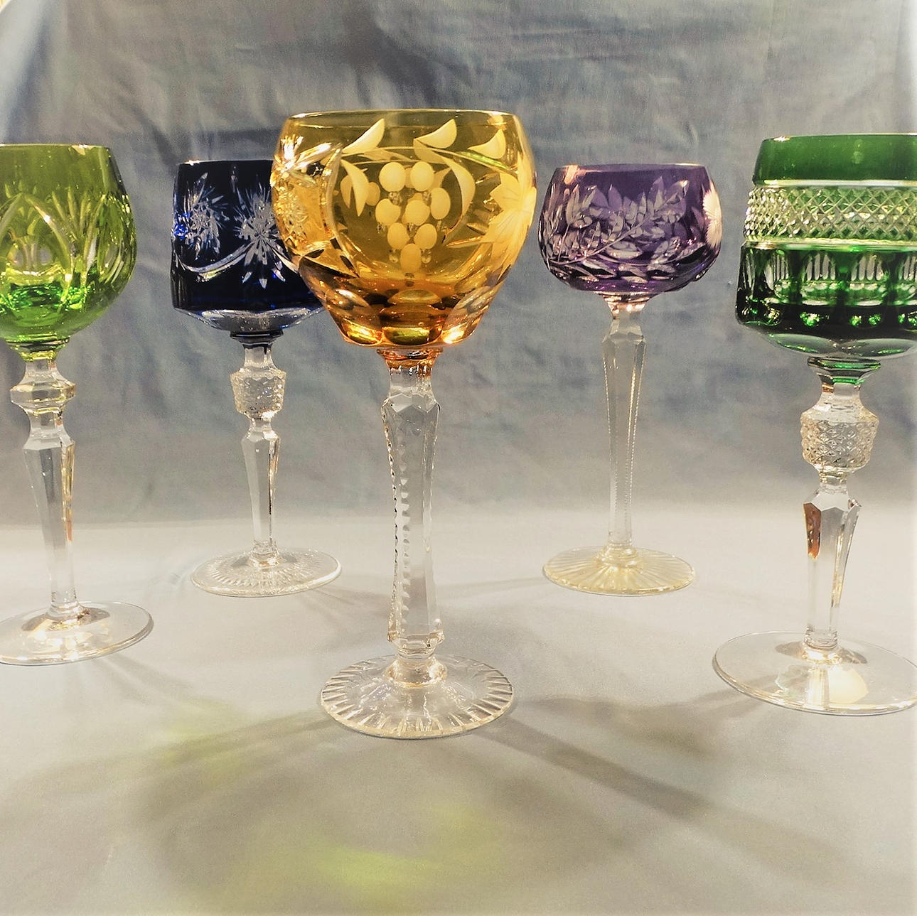 FÜNF KRISTALL-GLÄSER.