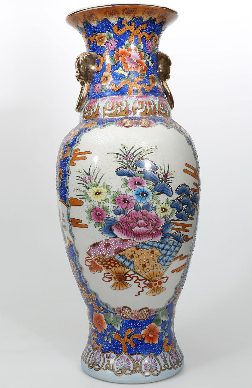 GOLVVAS, porslin, Kina, 1900-tal.