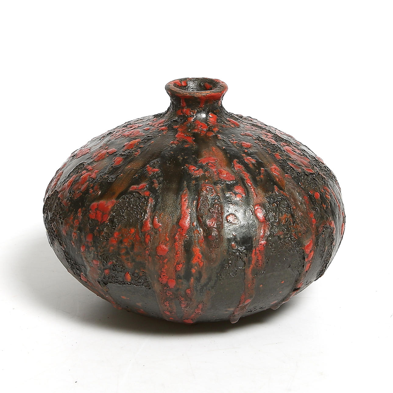 VAS, keramik, Tyskland. 1900-talets mitt. Signerad.