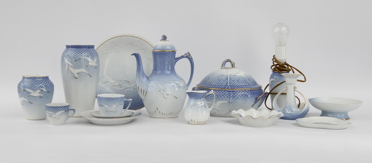 SERVISDELAR, 34 delar. "Måsen" Bing & Gröndahl.