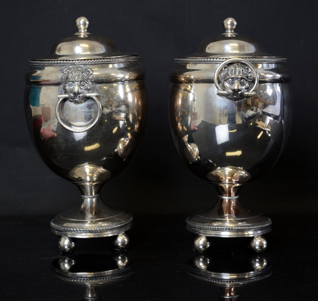 LOCKURNOR, 1 par, försilvrade, sengustavianska 1800-talets första hälft.