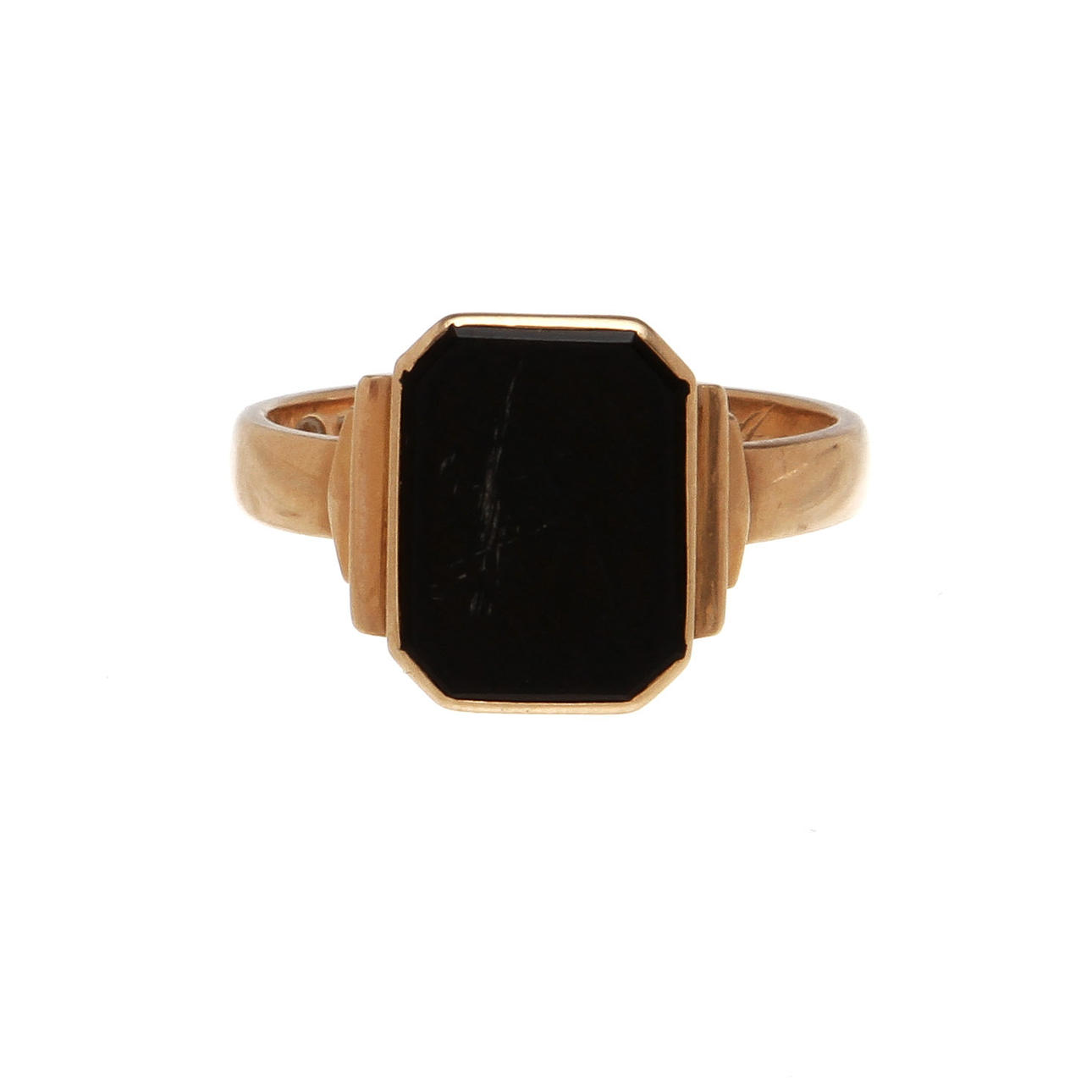 RING, 18k guld samt Onyx. Vikt 8 gram.