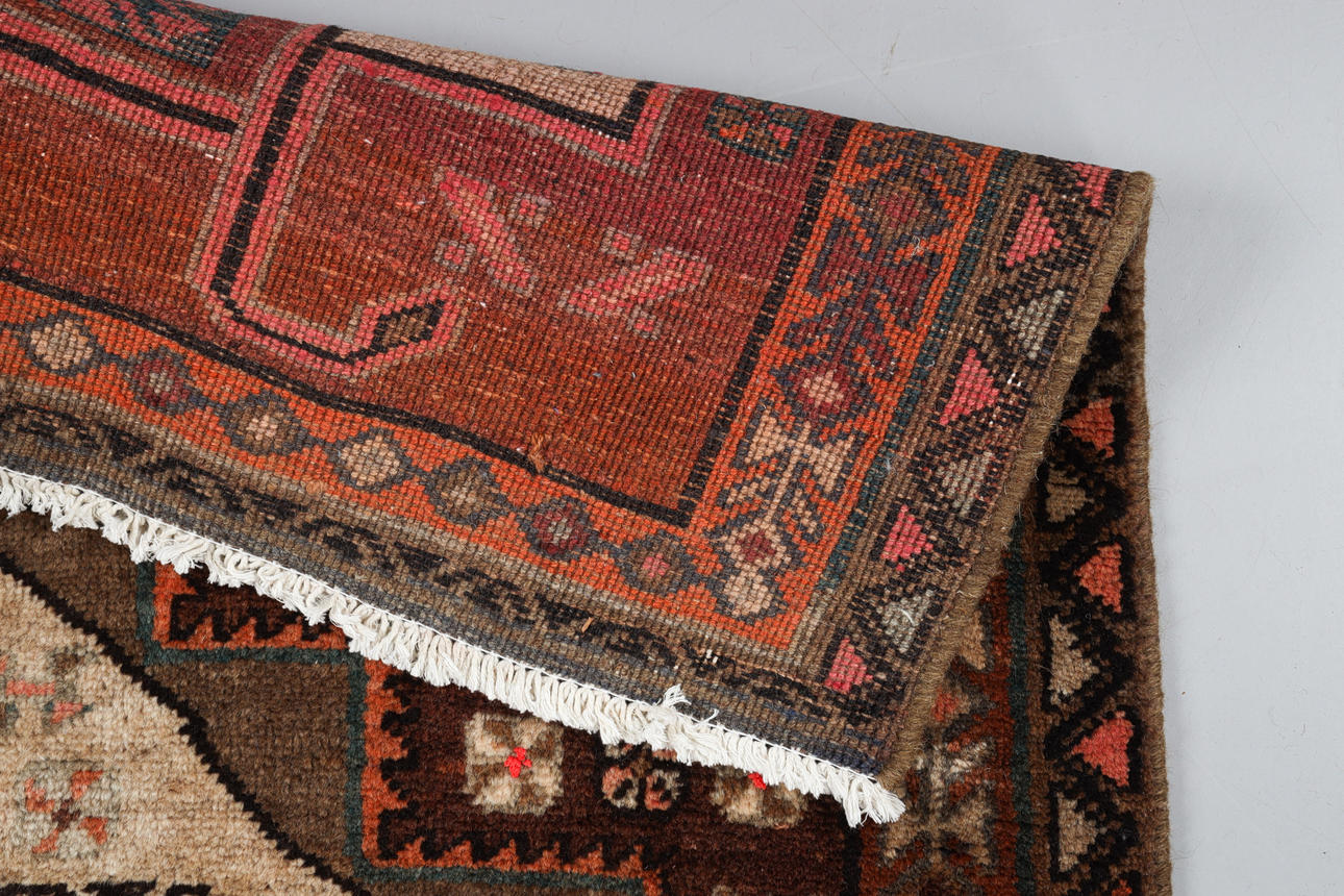 GALLERIMATTA, orientmatta, handknuten. Mattor & Textil - Textil - Auctionet