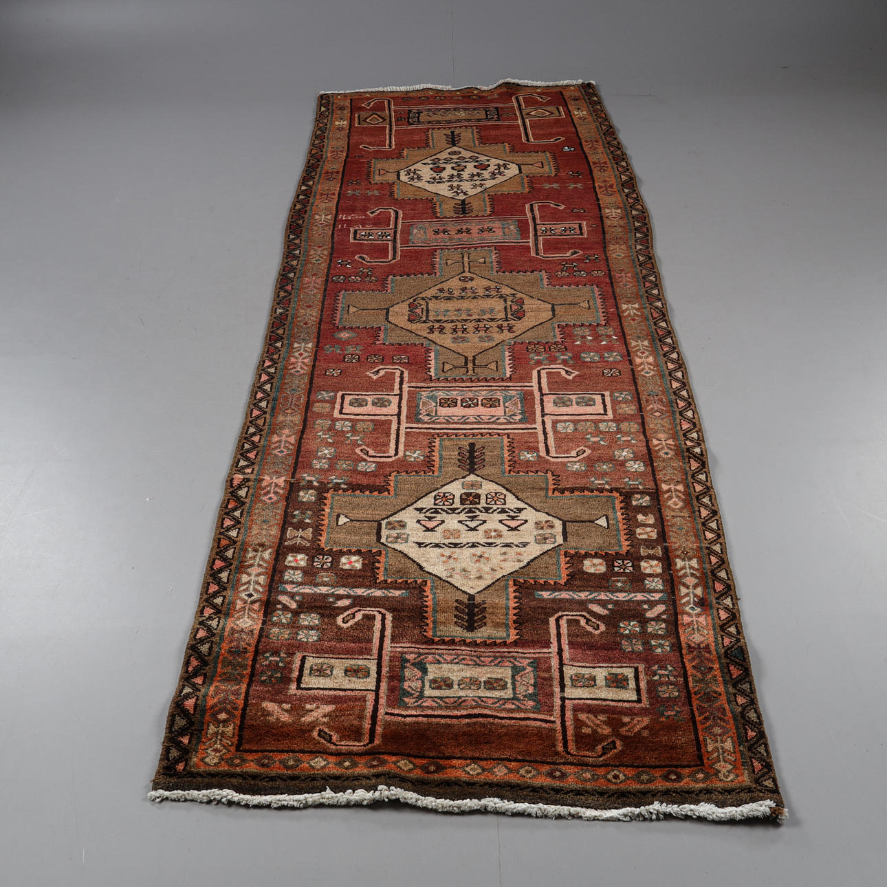 GALLERIMATTA, orientmatta, handknuten. Mattor & Textil - Textil - Auctionet