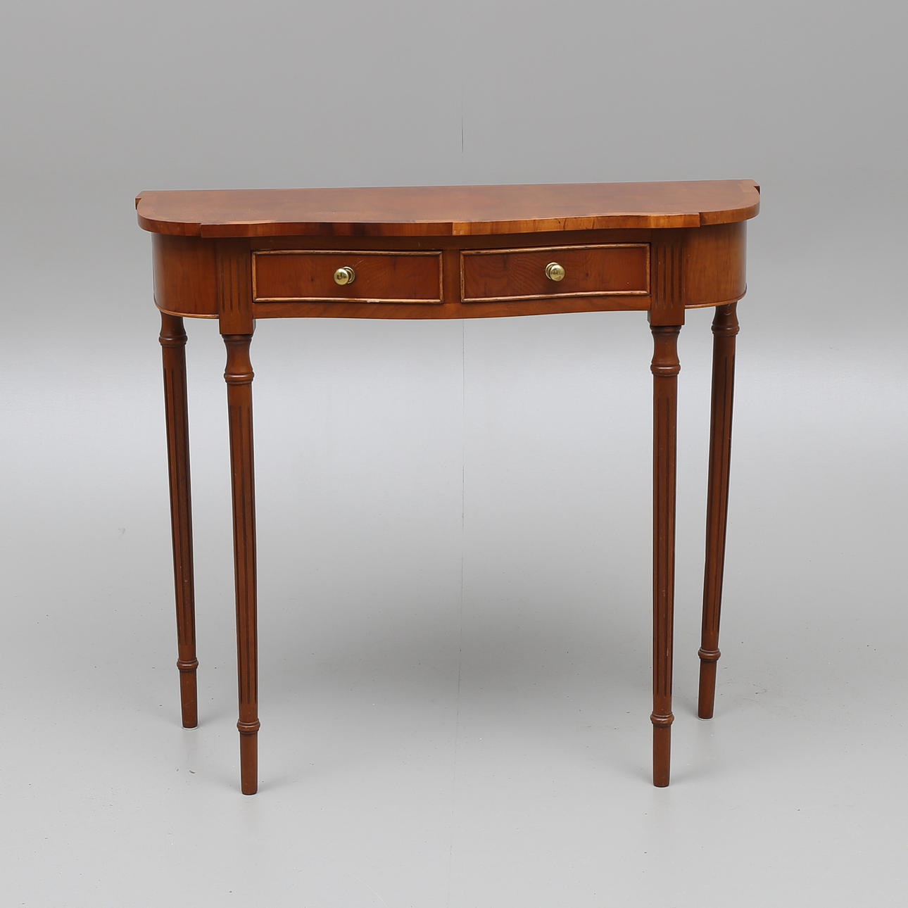 SIDEBOARD, engelsk stil, 1900-talets andra hälft.