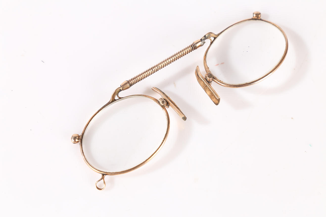 PAR EDWARDIANSKA 9 KARAT GULDGLASÖGON.