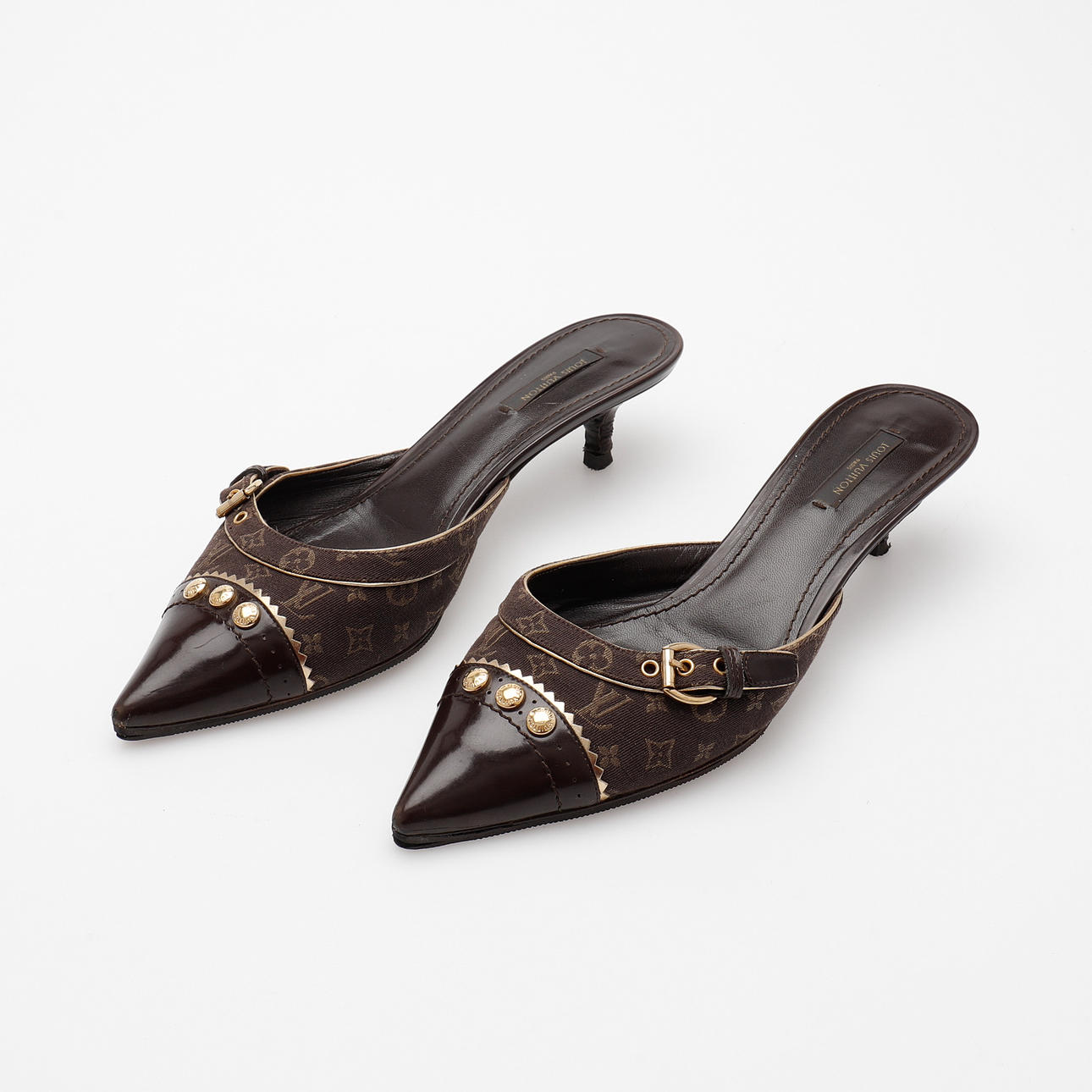 SANDALS, ONE PAIR, LOUIS VUITTON.