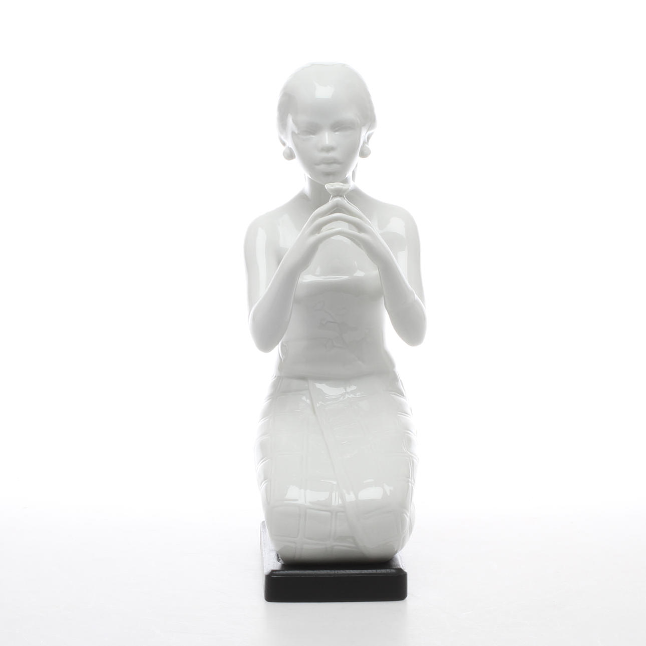 FIGURIN, porslin, "Baliflickan" Harald Salomon, Rörstrand, omärkt.