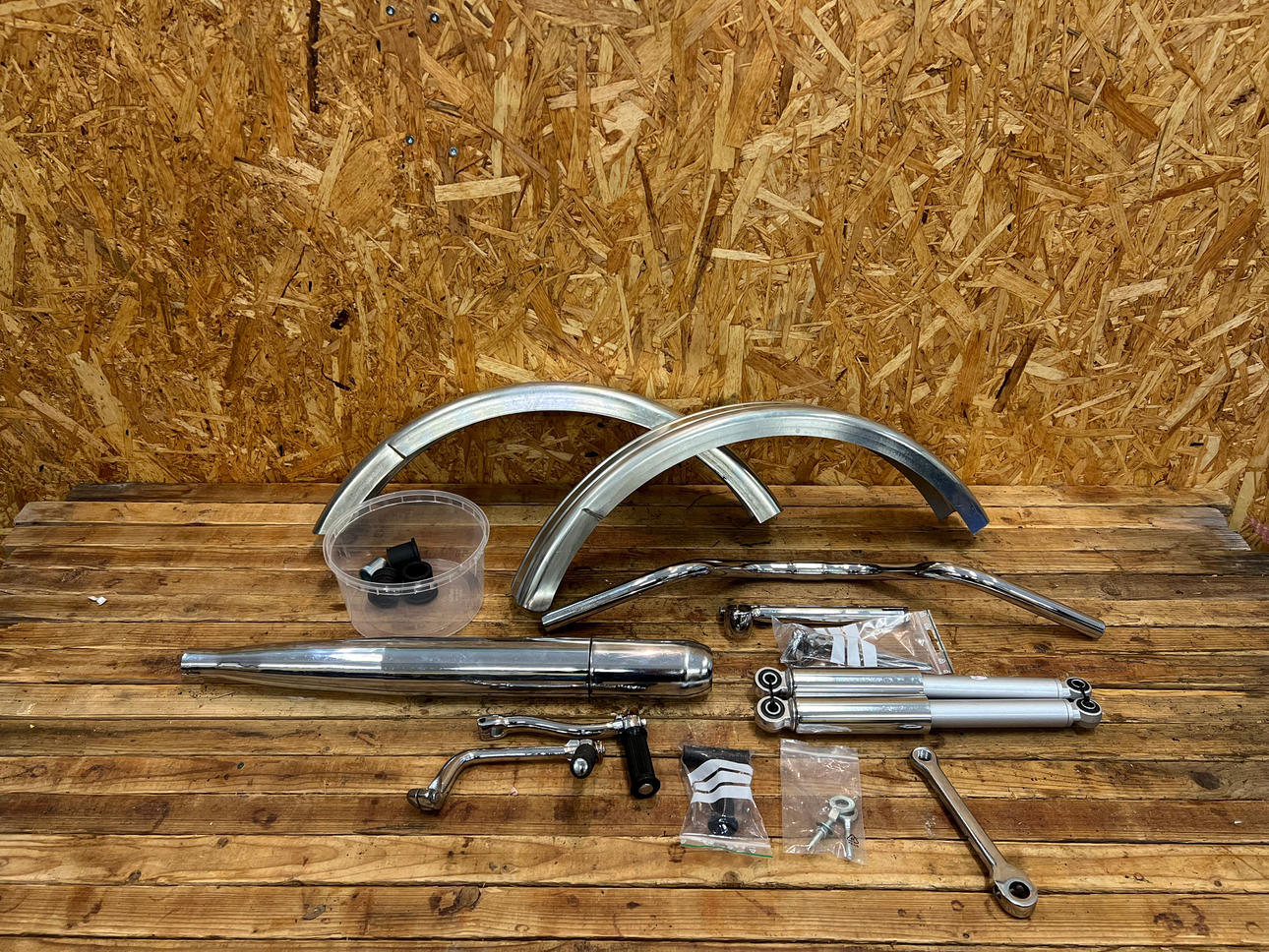 CRESCENT MM, mopeddelar, ca 10 delar.