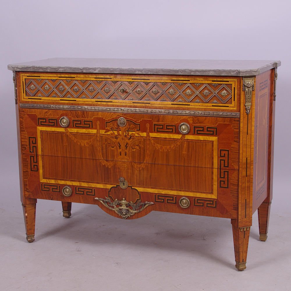 BYRÅ, 3-lådig, mahogny med intarsia/bronser, gustaviansk stil.