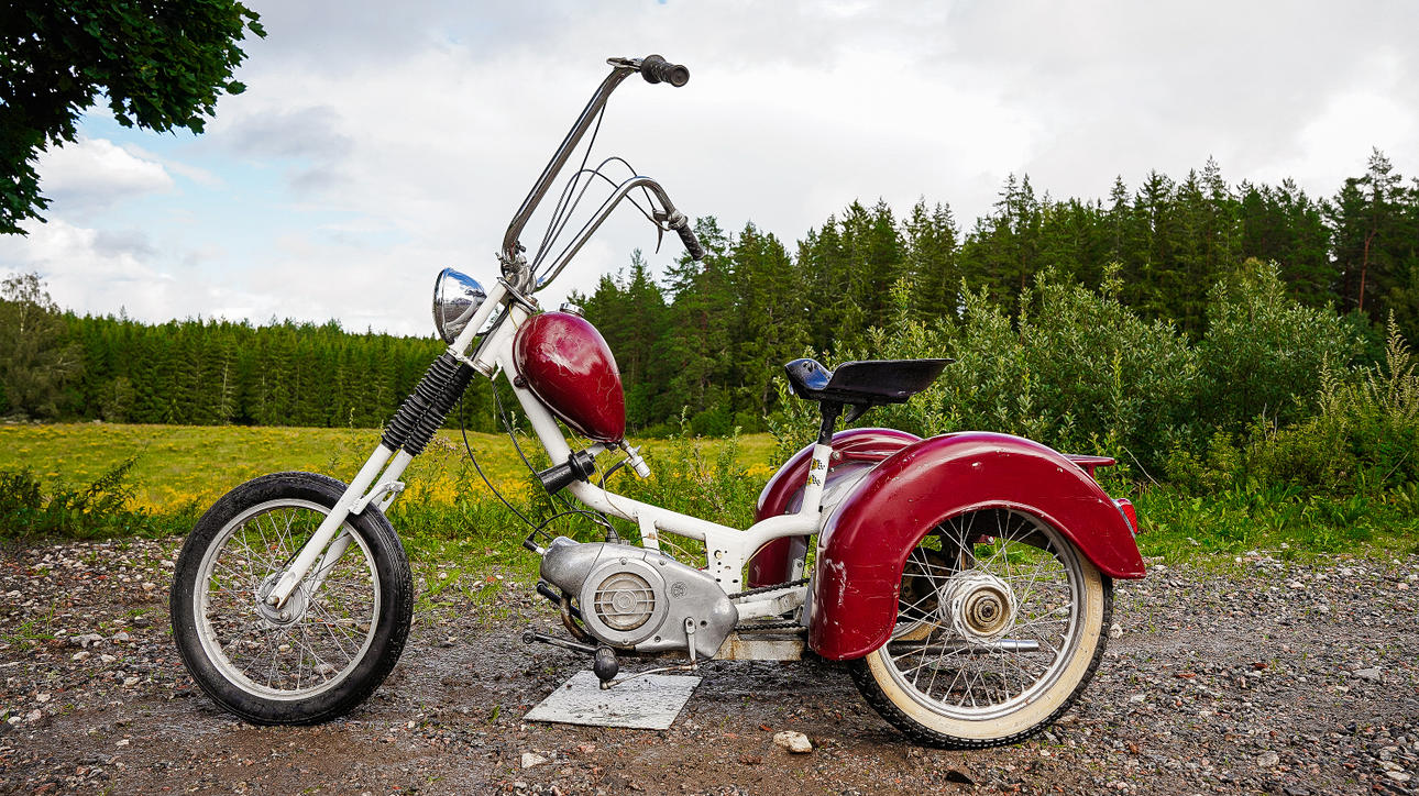 MOPED, dreirädrig, selbstgebaut.