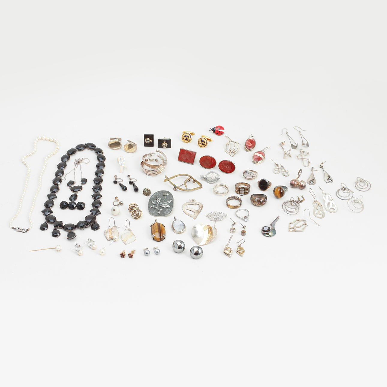 SMYCKEN, diverse bijouterier.