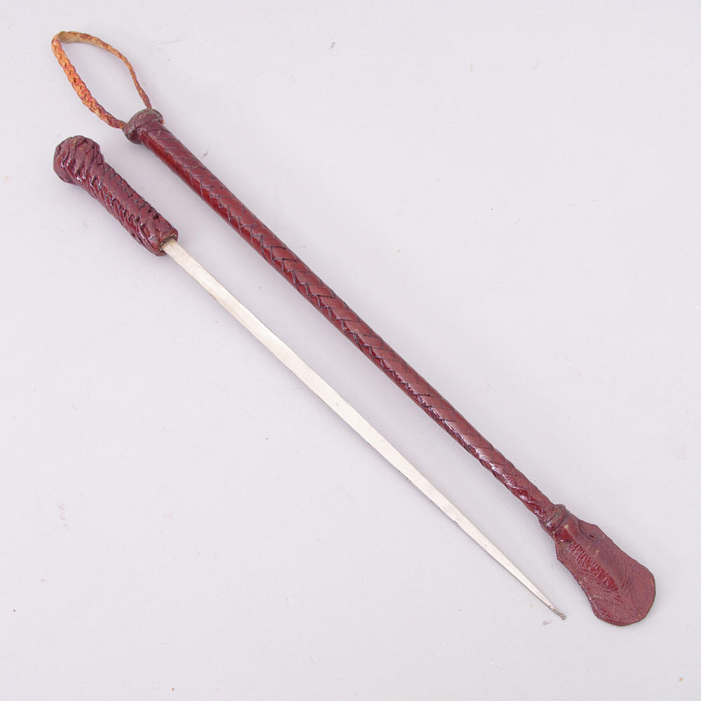 RIDPISKA MED DOLD STICKERT.