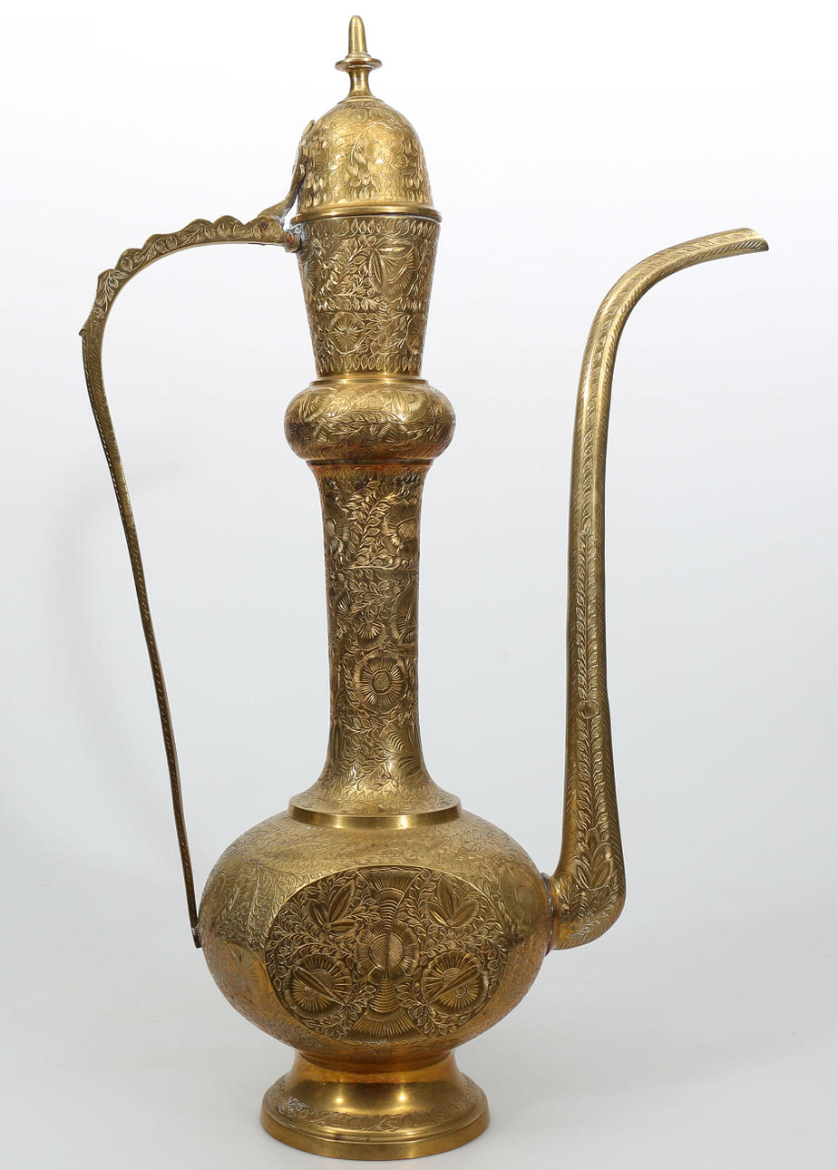 KANNA MED HÄNKEL, mässing, orientalisk, 1900-tal.