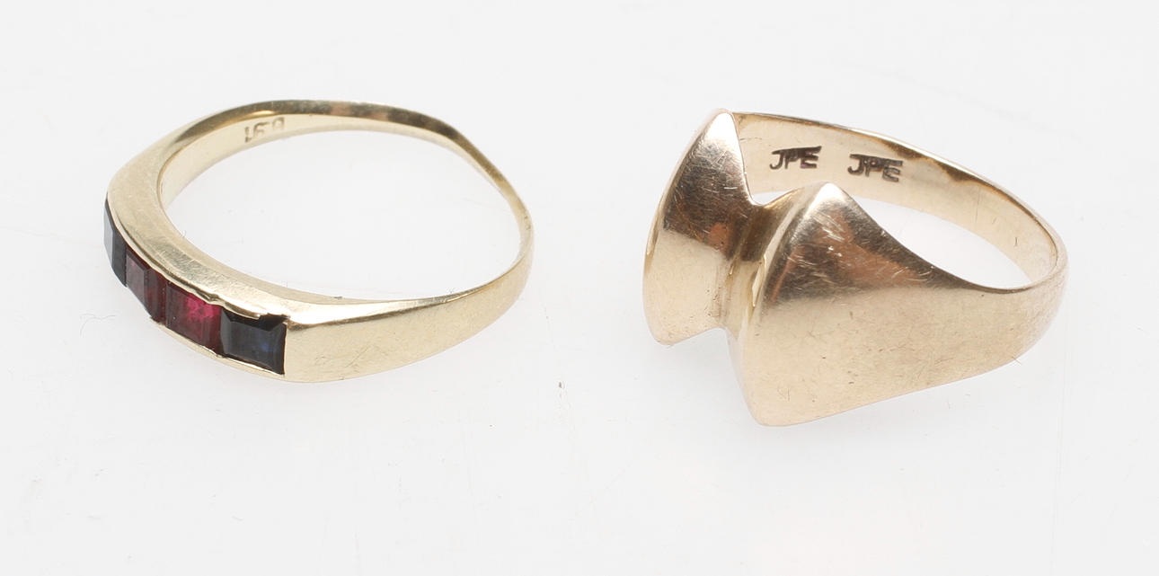 RINGAR, 2 st, 14k guld, vikt ca 4,7 gr.