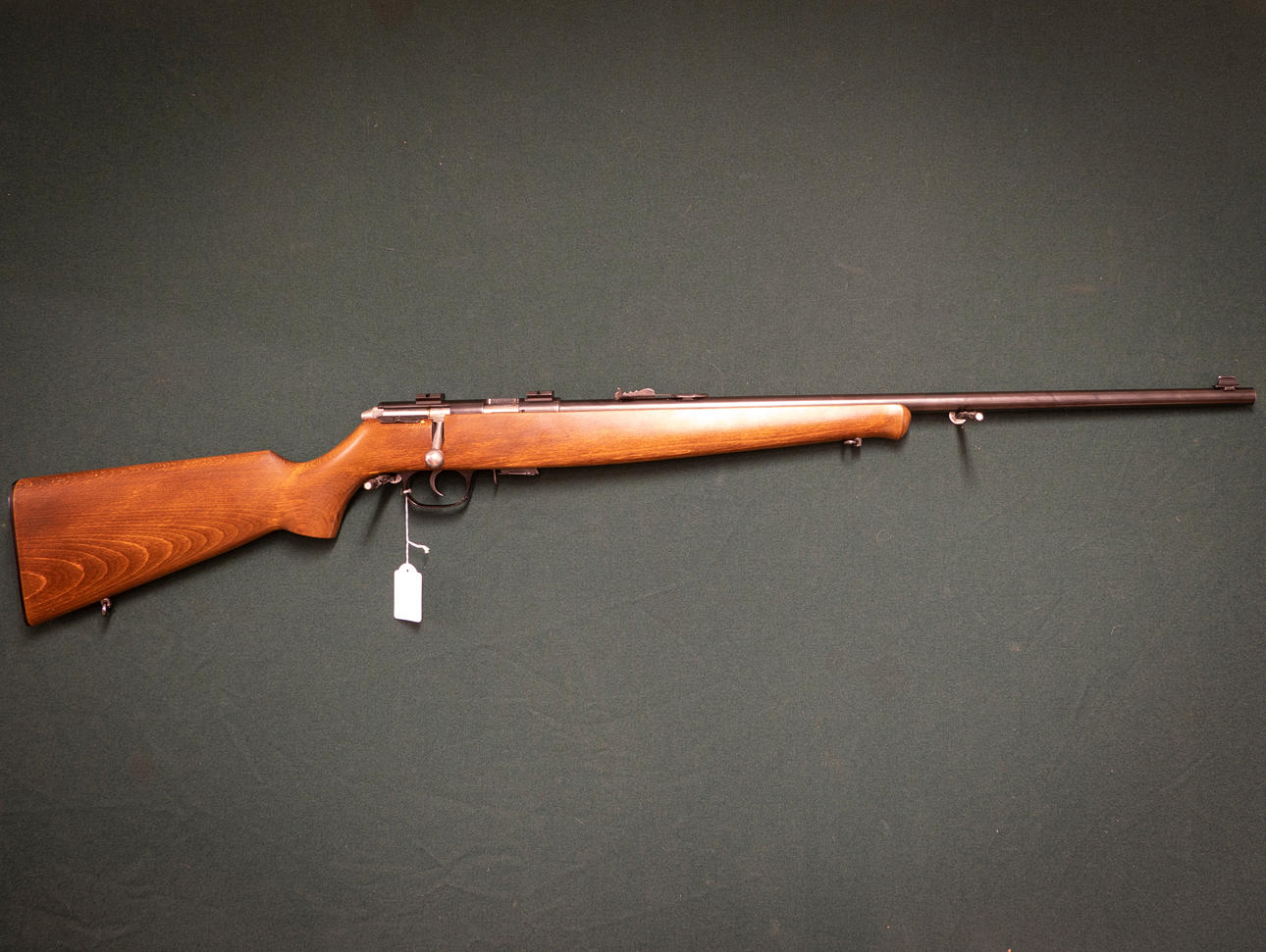 HVA Kaliber 22lr. Tillv.nr. 15385. Licensvapen - Kulgevär - Auctionet