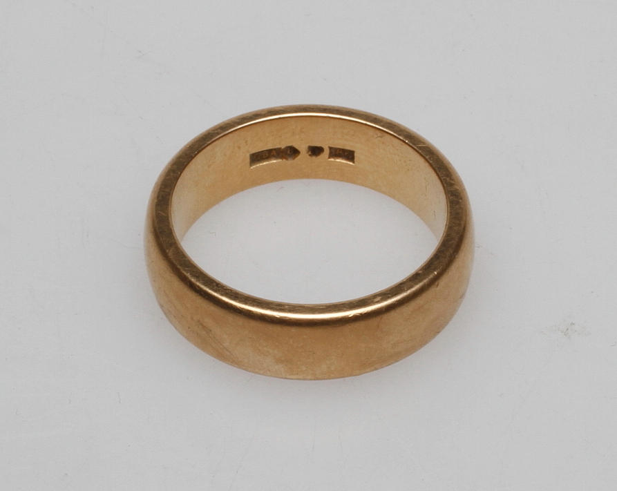 RING, 18k guld, vikt ca 18 gr.
