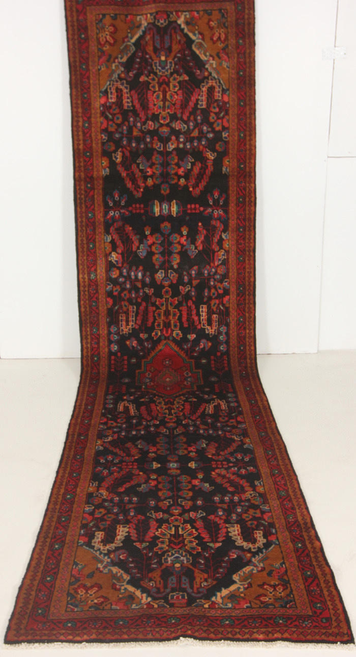 ORIENTALISK MATTA, Persien, Hamadan, 445 x 108 cm.