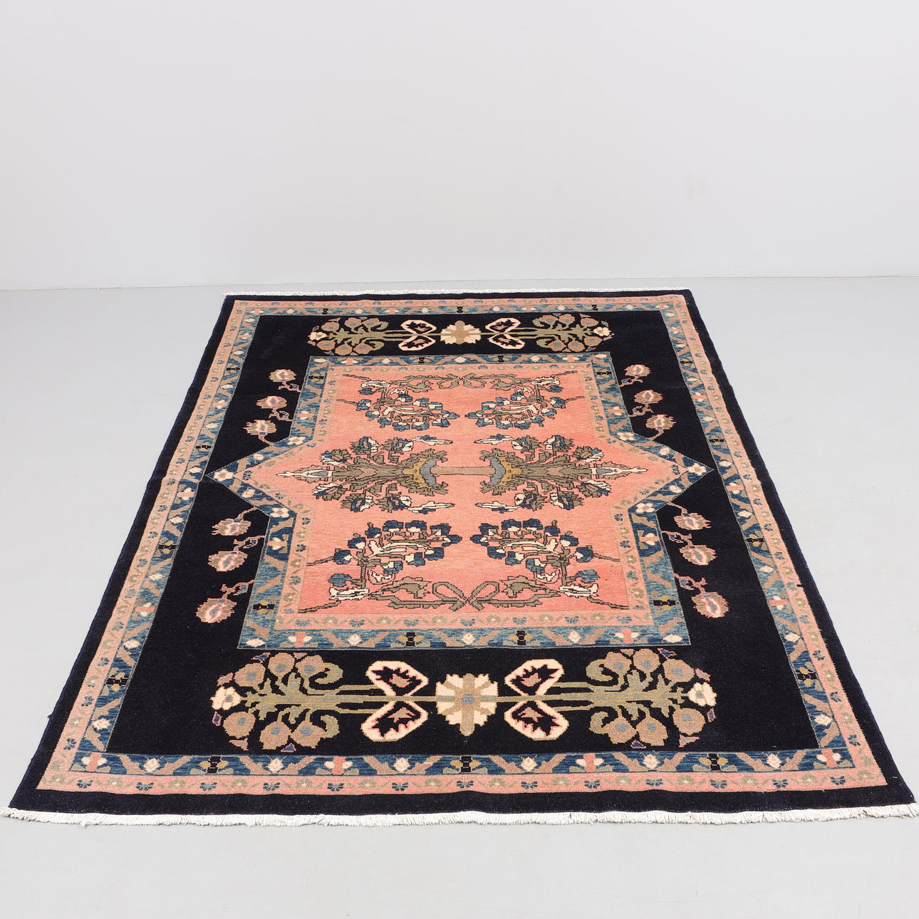 CARPET, oriental, approx. 215 x 170 cm.