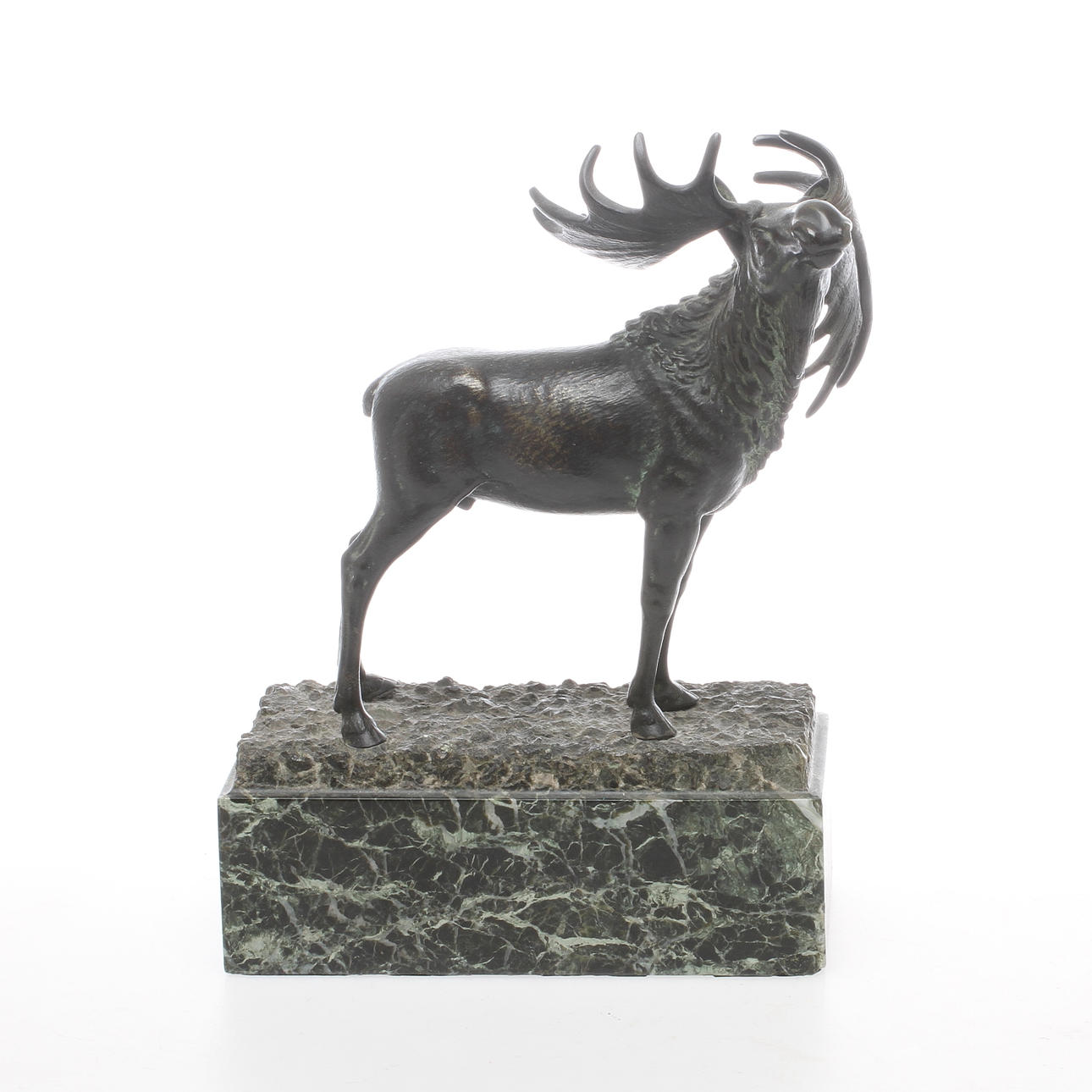 SKULPTUR, älg, brons på stensockel, 1900-talets första hälft.