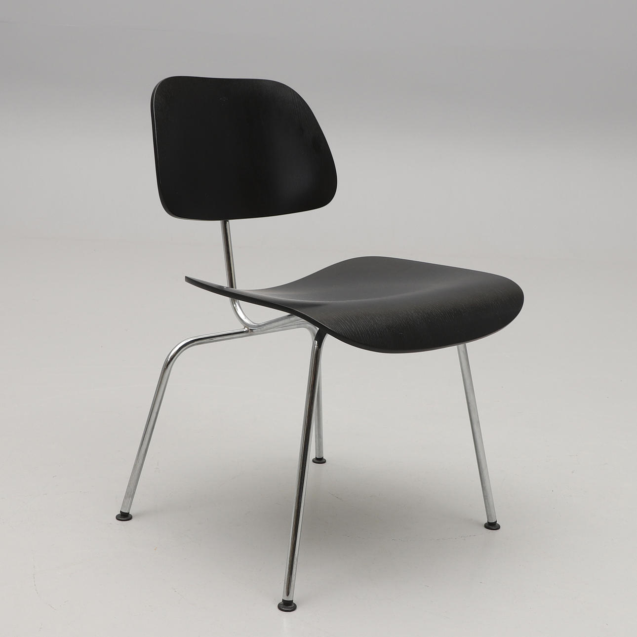 CHARLES & RAY EAMES. Silla, "DCM", para Vitra, 5ª generación.