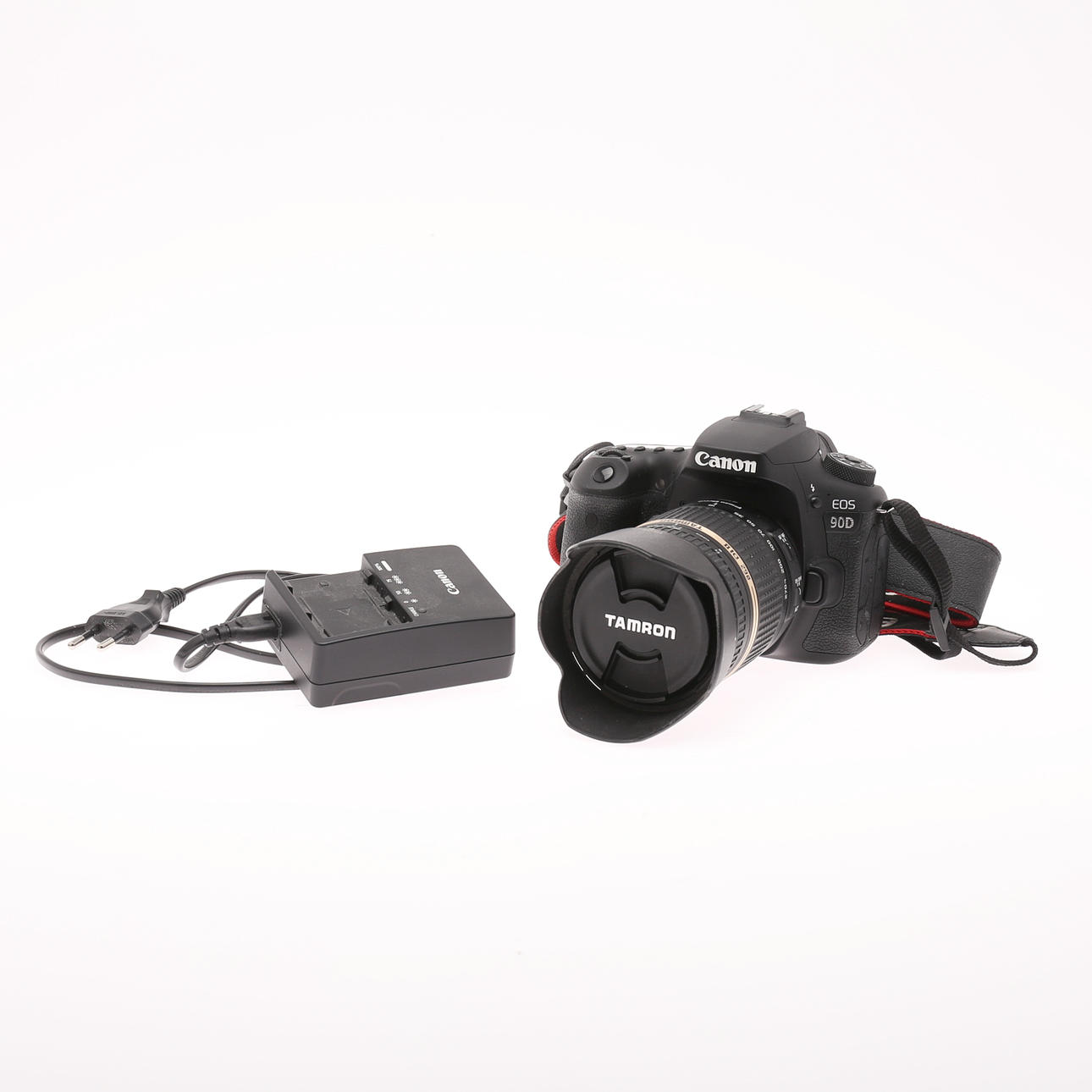 SYSTEMKAMERA, digital, Canon EOS 90 D mit Tamron-Objektiv.