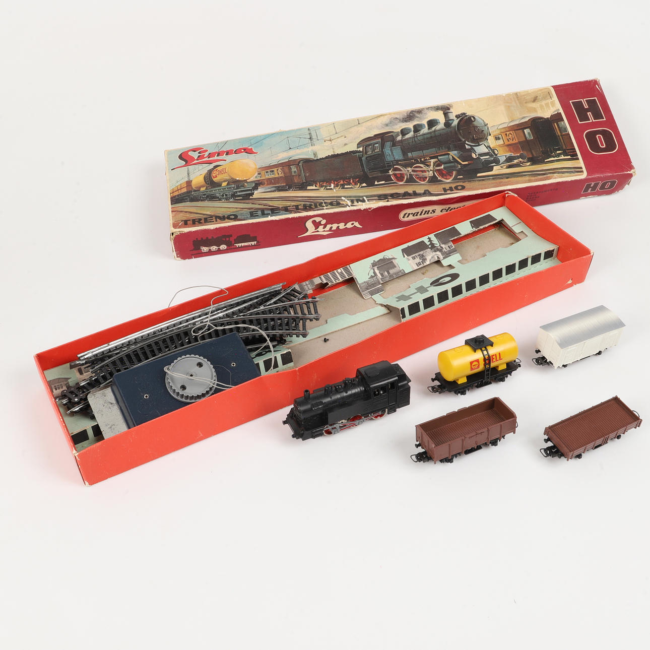 TRAIN SET, 16 pieces, Lima, Italy.