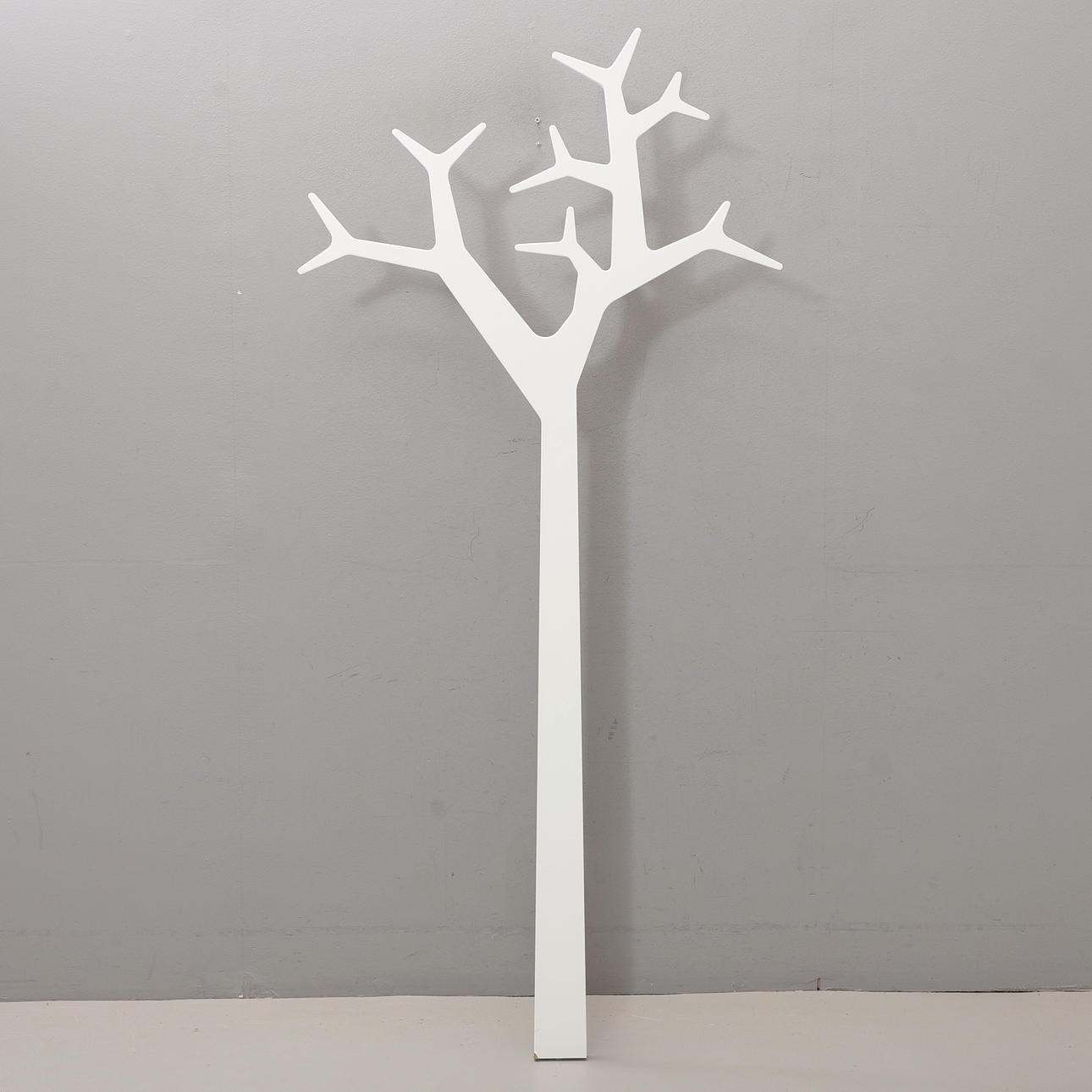 MICHAEL YOUNG & KATRIN OLINA, Klädhängare, "Tree", Swedese.