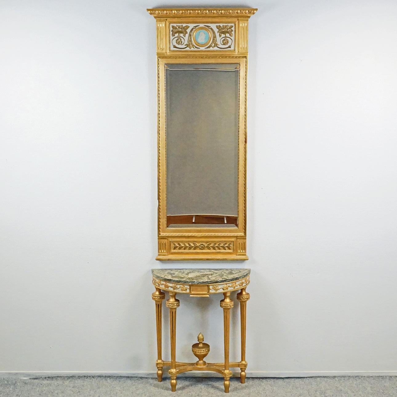 MIRROR with CONSOLE TABLE, Gustavian style, 20th century.