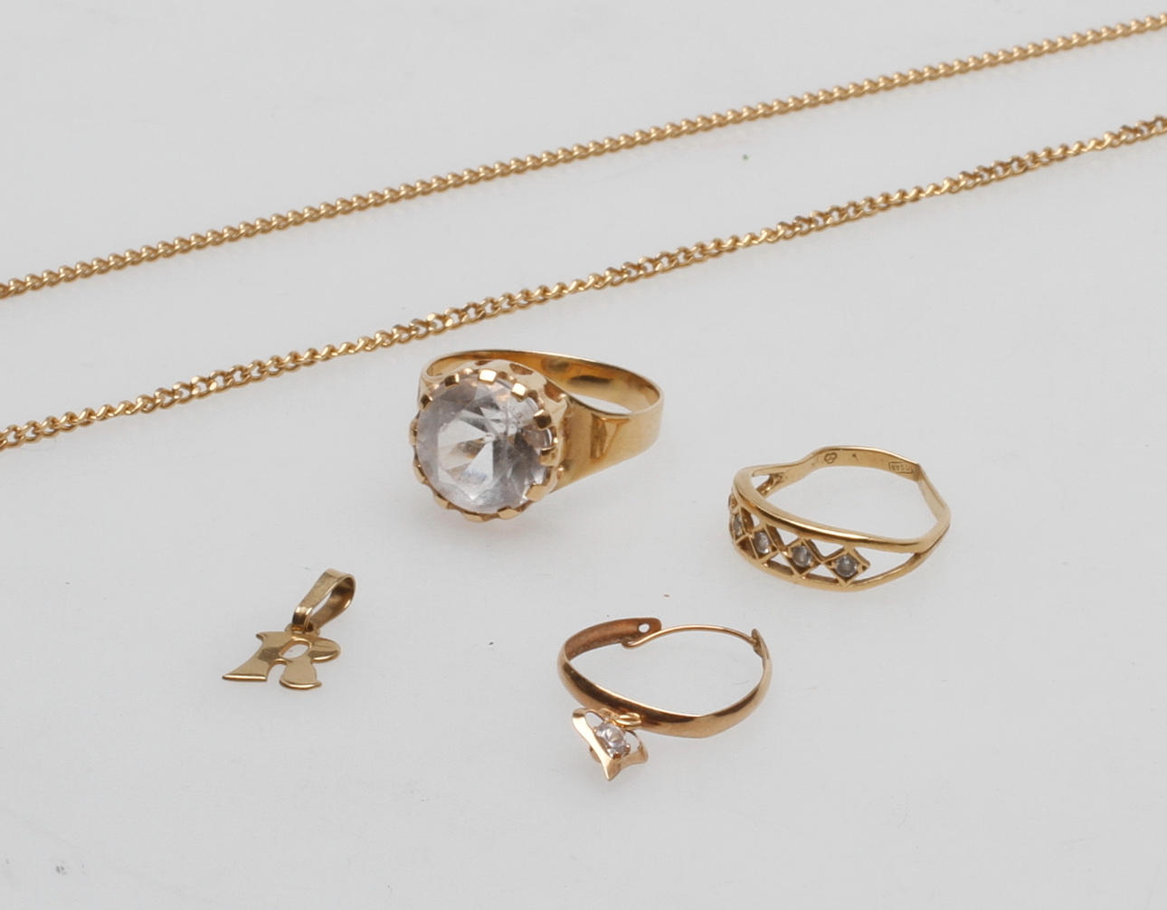 GULDSMYCKEN, 18k guld, total vikt ca 9,3 gr.