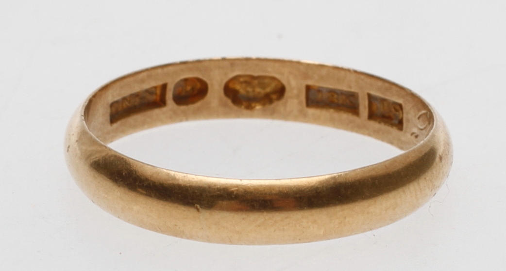 RING, 18k guld, vikt ca 4 gr.