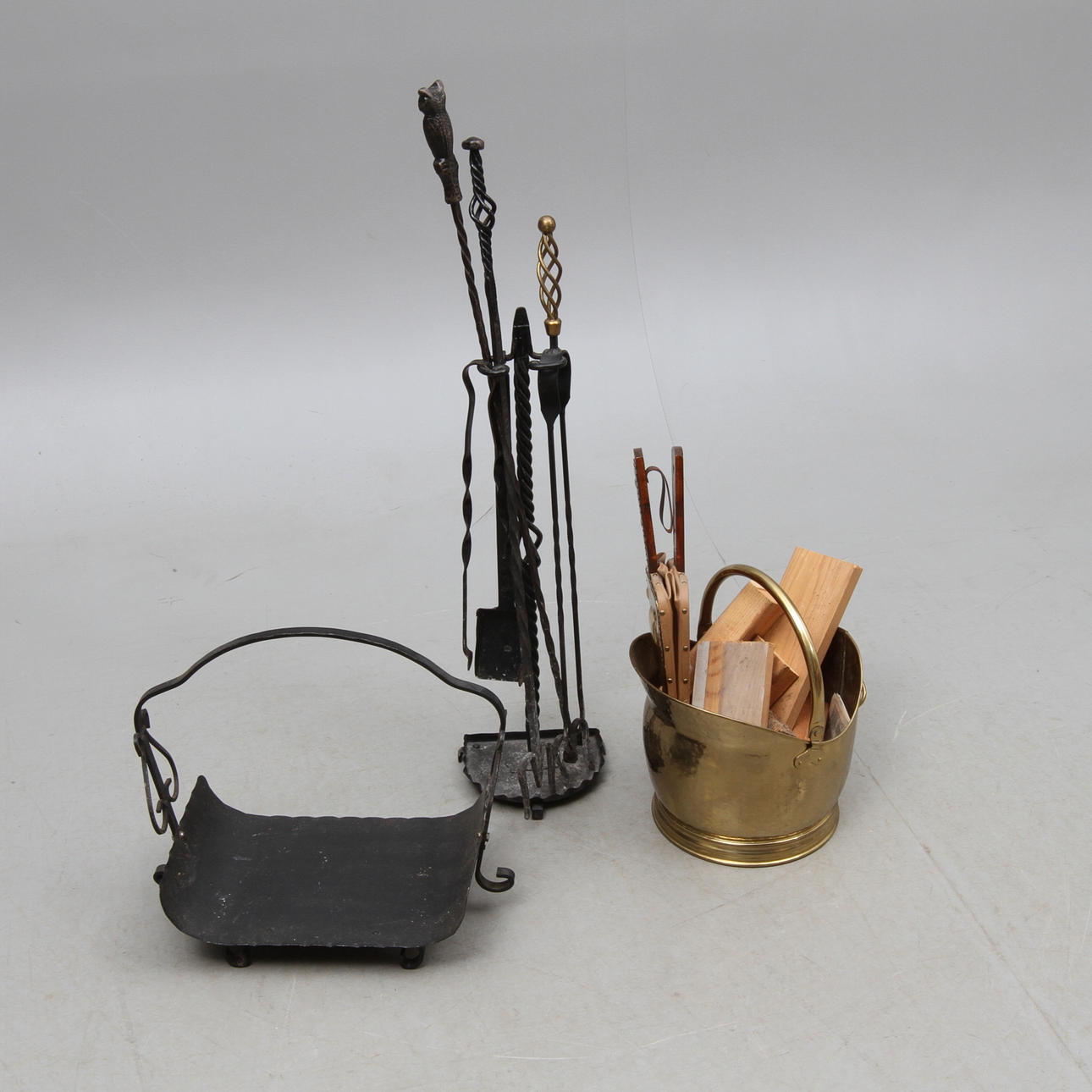 BRASATTIRALJER, 3 delar, 1900-tal.