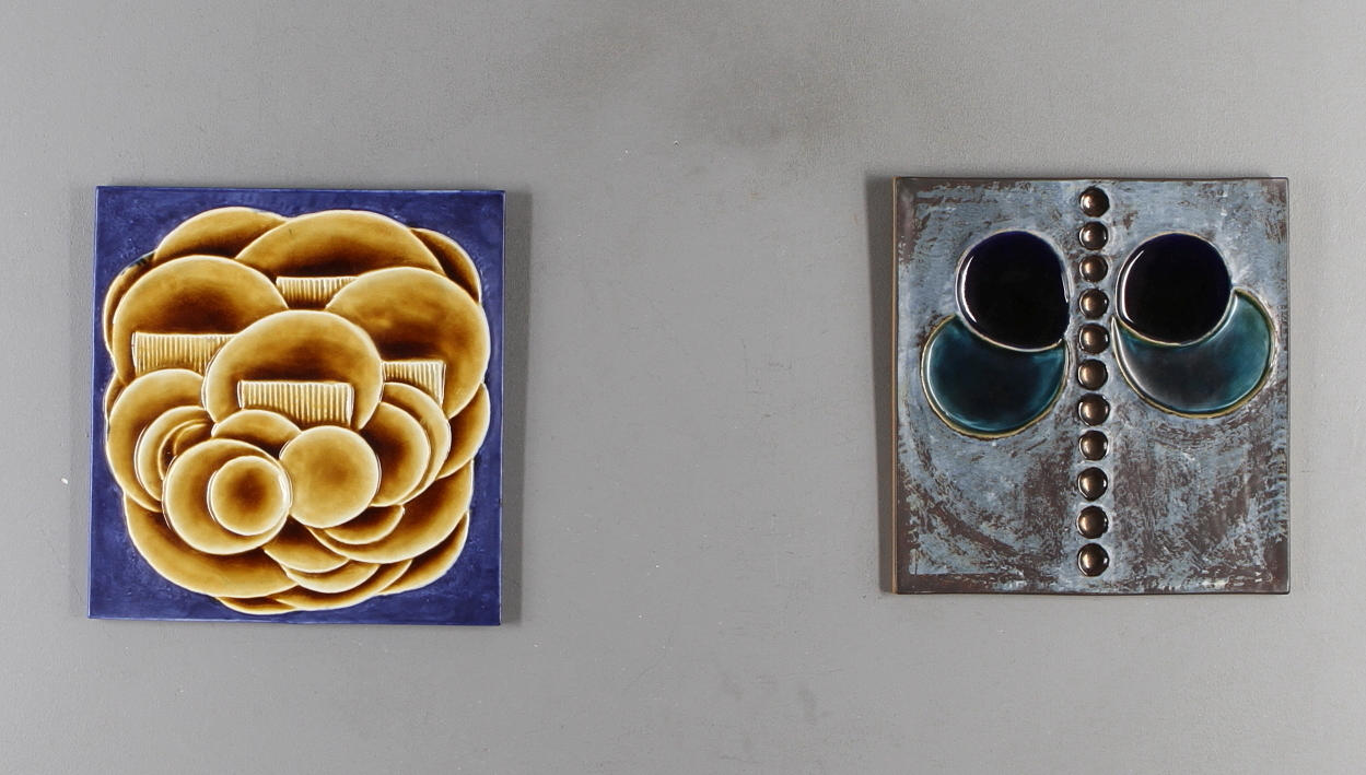 VÄGGPLAKETTER, 2 st, stengods, Olle Alberius Rörstrand.