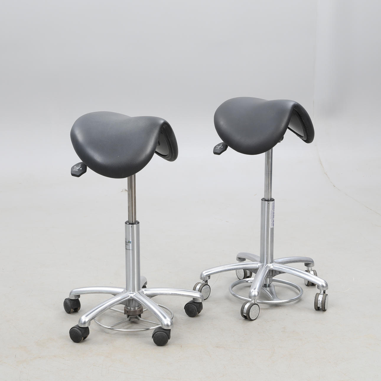 SADELSTOLAR, ett par, ergonomiska,Oscar AB.