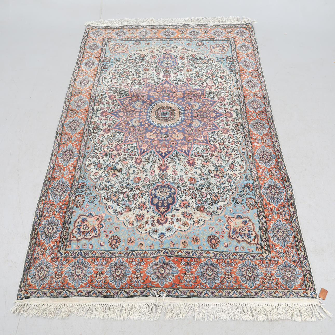 MATTA, 135 x 216 cm.