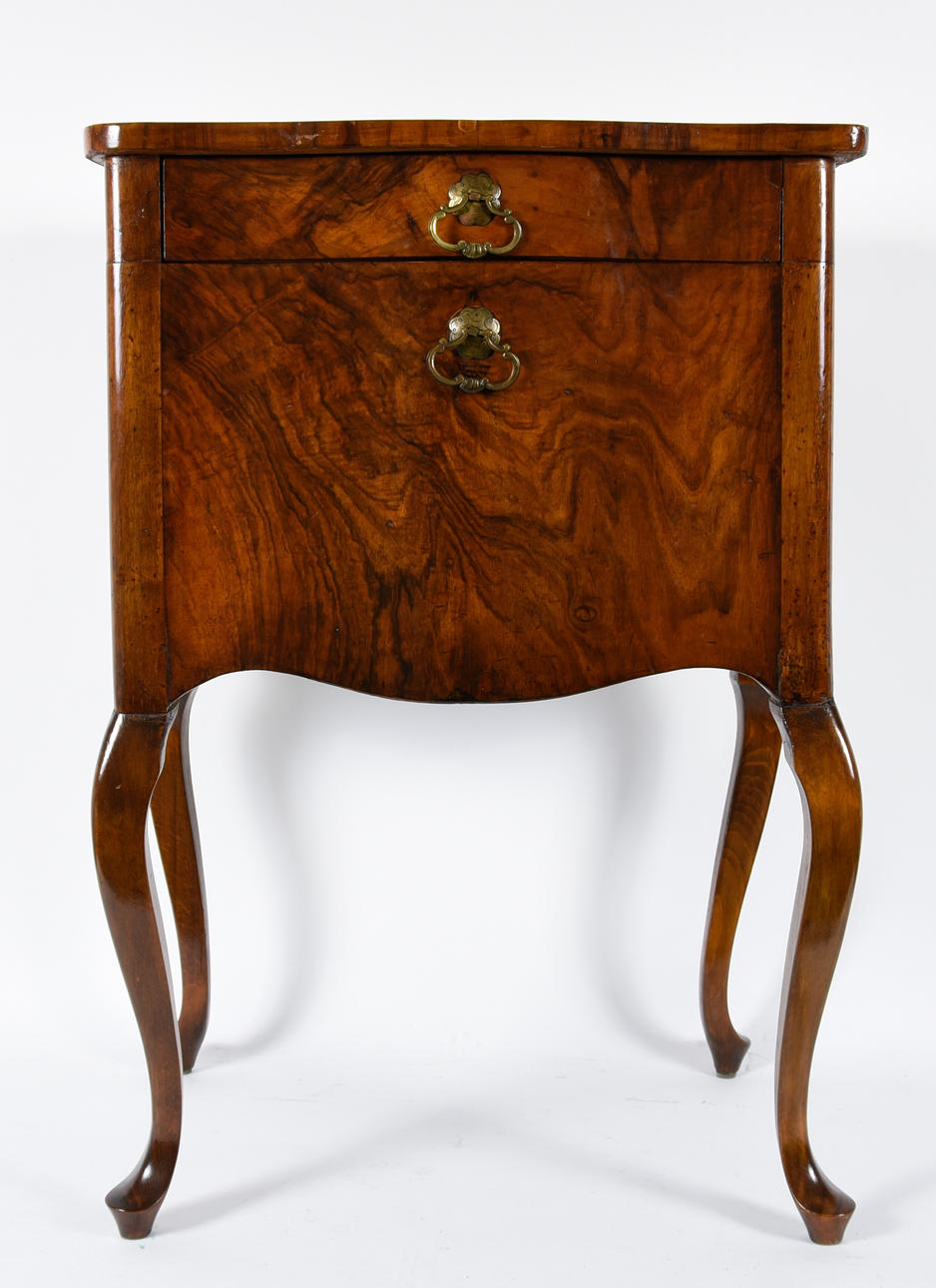 KONSOL BORD. 1900-tal. Frankrike.